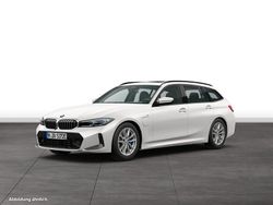 Weiß Gebraucht 2024 BMW 330e Kombi | 53.280 €