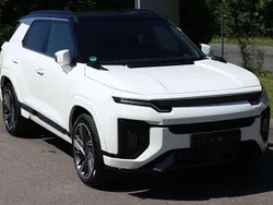Grand white 2 tone Gebraucht 2025 Ssangyong Actyon Kombi | 42.850 € (Teuer)