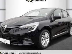 Black pearlschwarz metallic (metallic) Gebraucht 2022 Renault Clio V Zen Limousine | 12.995 € (Superpreis)