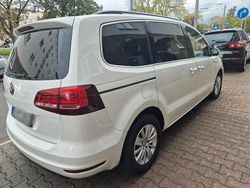 Weiß Gebraucht 2018 VW Sharan Van / Kleinbus | 15.700 €