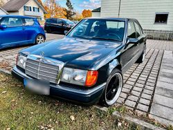 Schwarz Gebraucht 1991 Mercedes E230 Limousine | 7.777 €