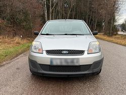 Grau Gebraucht 2006 Ford Fiesta Coupé | 1.850 € (Fairer Preis)