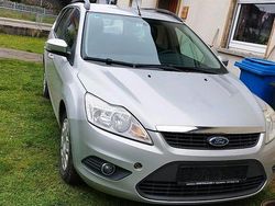 Grün Gebraucht 2008 Ford Focus Kombi | 3.000 €