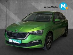 Rallyegrün metallic (metallic) Gebraucht 2021 Skoda Scala Kleinwagen | 18.989 € (Fairer Preis)