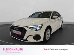 Weiss Gebraucht 2022 Audi A3 Sportback e-tron Advanced Limousine | 24.490 € (Fairer Preis)