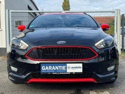 Schwarz Gebraucht 2017 Ford Focus ST-Line Limousine | 9.999 € (Guter Preis)