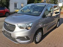 Kontrast grau Gebraucht 2021 Opel Combo Life Edition Van / Kleinbus | 13.480 € (Fairer Preis)