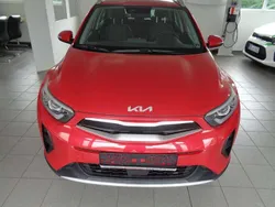 Signalrot metallic Gebraucht 2024 Kia Stonic Vision SUV | 18.900 € (Fairer Preis)