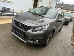 Lackierung platiniumgrau/metall (metallic) Gebraucht 2019 Peugeot 2008 Allure SUV | 11.399 € (Guter Preis)