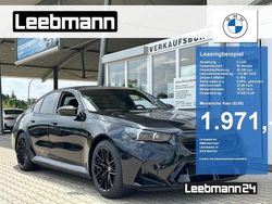 Saphirschwarz metallic Neu 2025 BMW M5 Performance Limousine | 134.985 € (Guter Preis)