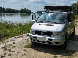 Silber Gebraucht 1997 Mercedes V230 Van / Kleinbus | 13.600 €