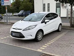 Weiß Gebraucht 2010 Ford Fiesta Trend Kleinwagen | 2.000 € (Fairer Preis)