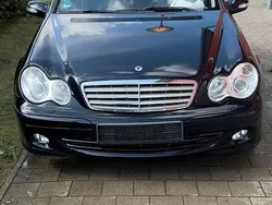 Andere farben Gebraucht 2006 Mercedes 220 Limousine | 3.950 € (Guter Preis)
