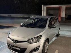 Silber Gebraucht 2014 Hyundai i20 Kleinwagen | 4.000 € (Superpreis)