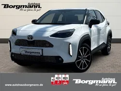 Weiss Gebraucht 2022 Toyota Yaris Cross Sport SUV | 27.990 € (Fairer Preis)