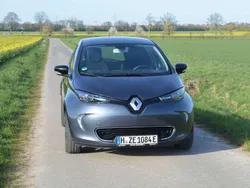 Grau Gebraucht 2017 Renault Zoe Intens Kleinwagen | 6.000 € (Guter Preis)