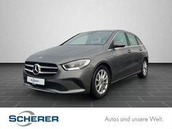 Mountaingrau met. (metallic) Gebraucht 2021 Mercedes B180 Progressive Van / Kleinbus | 22.500 € (Guter Preis)