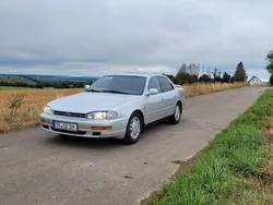 Silber Gebraucht 1994 Toyota Camry Limousine | 9.299 €