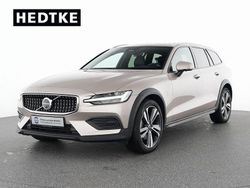 Bright dusk / Gebraucht 2023 Volvo V60 CC Plus Kombi | 40.990 € (Fairer Preis)