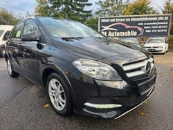 Schwarz Gebraucht 2015 Mercedes B200 Van / Kleinbus | 6.800 € (Guter Preis)
