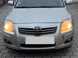 Silber Gebraucht 2009 Toyota Avensis Kombi | 2.200 € (Guter Preis)