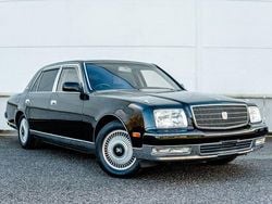Schwarz Gebraucht 2009 Toyota Century Limousine | 18.900 €