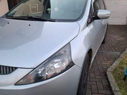 Silber Gebraucht 2004 Mitsubishi Grandis Intense Van / Kleinbus | 1.300 € (Fairer Preis)