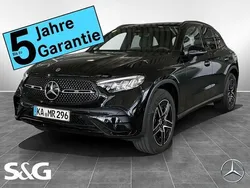 Metalliclack obsidianschwarz Gebraucht 2025 Mercedes GLC220 AMG SUV | 61.890 €