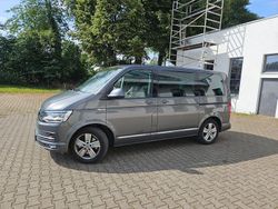 Grau Gebraucht 2015 VW T6 Van | 37.400 €