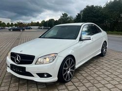 Weiß Gebraucht 2009 Mercedes C250 AMG line Limousine | 8.999 € (Fairer Preis)