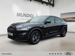 Grau Gebraucht 2022 Ford Mustang Mach-E SUV | 37.370 € (Etwas zu teuer)
