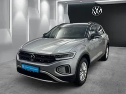 Pyritsilber metallic Gebraucht 2024 VW T-Roc Life SUV | 26.990 € (Etwas zu teuer)
