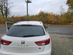 Weiß Gebraucht 2015 Seat Leon ST FR Kombi | 10.800 € (Fairer Preis)