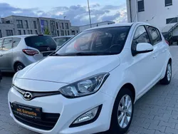 Weiß Gebraucht 2014 Hyundai i20 Edition Limousine | 5.850 € (Fairer Preis)