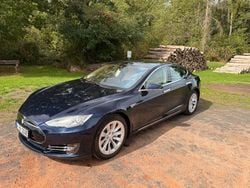 Blau Gebraucht 2014 Tesla Model S Limousine | 17.500 € (Etwas zu teuer)