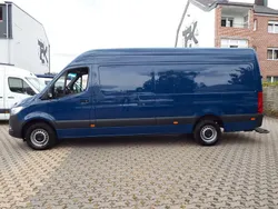 Blau Gebraucht 2022 Mercedes Sprinter Van | 28.548 € (Fairer Preis)