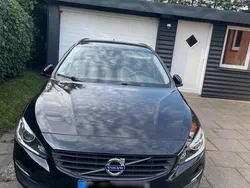 Schwarz Gebraucht 2015 Volvo V60 Kombi | 9.500 € (Fairer Preis)