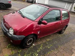Rot Gebraucht 2004 Renault Twingo Kleinwagen | 300 €