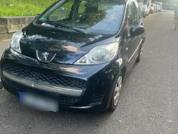 Schwarz Gebraucht 2010 Peugeot 107 Kleinwagen | 2.000 € (Superpreis)