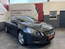 Grau Gebraucht 2013 Volvo V60 Momentum Kombi | 9.990 € (Etwas zu teuer)