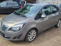 Grau Gebraucht 2011 Opel Meriva Van / Kleinbus | 4.900 € (Guter Preis)