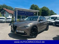 Grau Gebraucht 2017 Alfa Romeo Stelvio Super SUV | 18.980 €