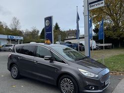 Grau Gebraucht 2019 Ford S-MAX Titanium Van / Kleinbus | 18.988 € (Fairer Preis)
