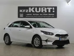 Weiß Neu 2025 Kia Ceed Limousine | 22.990 € (Guter Preis)