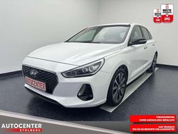 Weiß Gebraucht 2017 Hyundai i30 Intro Edition Limousine | 8.990 € (Fairer Preis)