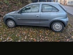 Grau Gebraucht 2004 Opel Corsa Limousine | 700 € (Superpreis)