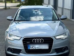 Silber Gebraucht 2012 Audi A6 Comfort Kombi | 13.750 €