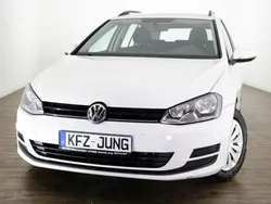 Weiß Gebraucht 2016 VW Golf VII Trendline Kombi | 9.990 € (Fairer Preis)