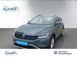 Petroleum blue (metallic) Gebraucht 2023 VW T-Roc Life SUV | 28.490 € (Superpreis)