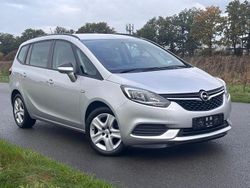 Silber Gebraucht 2017 Opel Zafira Tourer Edition Van / Kleinbus | 6.605 €